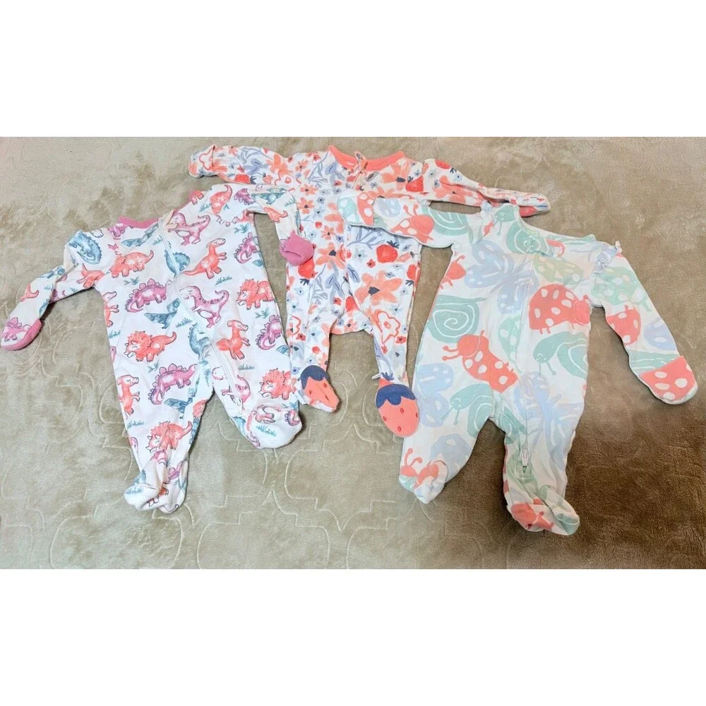 Newborn girl clothes bundle + extra